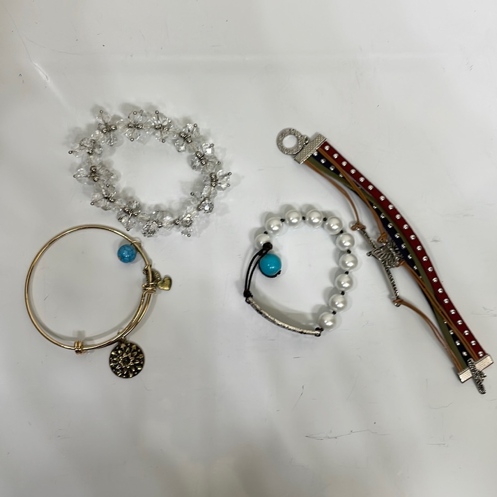 4 bracelet‎ lot
